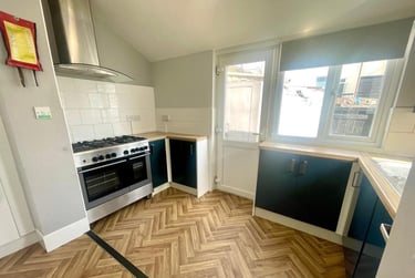 5 bed house, Chaddlewood Avenue, Lipson, Plymouth, PL48RF - Image 4